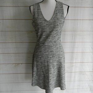 GILLI BLACK/WHITE TEXTURED BOUCLE V-NECK SLEEVELESS DRESS SZ S TIE BACK